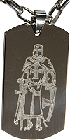 exemple de pendentif personnalis&eacute; par gravure : chevalier templier (cha&icirc;ne plaque en acier inoxydable)
